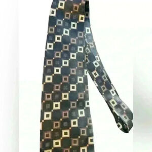 Kilburne and Finch Fine Clothiers Men’s Silk Tie. Black, tan, brown and White